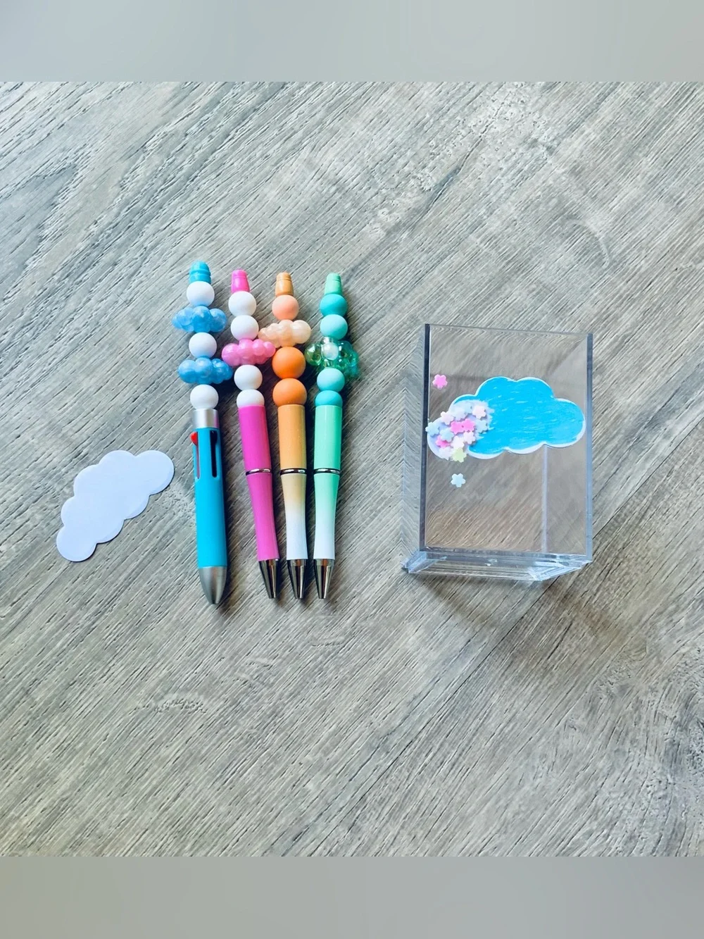 NEW📚 Homemade Crafted Beaded Pens & Acrylic Pen Holder OS